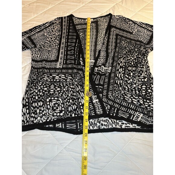 Chicos Lightweight Sweater Cardigan Sz 3 Black And White Animal Print - Picture 4 of 8